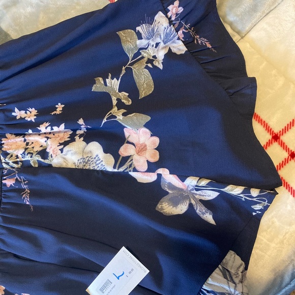 Women’s romper - brand new. Navy blue with floral design. Size Large. - Picture 6 of 9